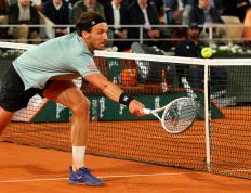 IM体育下载-包含ATP总决赛鏖战法网，辛纳统治全场的词条