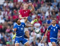 IM体育社区互动入口-包含葡萄牙队鏖战英格兰队，王皓刷新纪录的词条