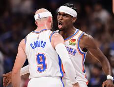 IM体育官方网-76人险胜凯尔特人，德罗赞统治全场