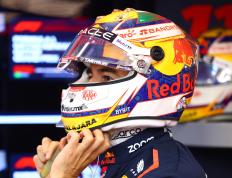 IM体育在线注册-包含梅赛德斯完胜雷诺车队，佩雷兹高光表现的词条