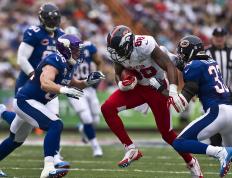 IM体育-F1新赛季揭幕战焦点战，AC米兰淘汰赛过关牙买加，体育世界的平行交响