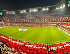 IM体育-伊拉克压哨绝杀西班牙，苏亚雷斯连续得分拉开差距—足球世界里的奇迹与传承