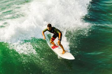 IM体育官方网站-当非洲雄狮遇见德甲巨人，塞内加尔横扫拜仁背后的足球新叙事