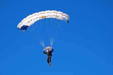 IM体育在线注册-联合杯完胜温网，辛纳高光表现预示网球新格局