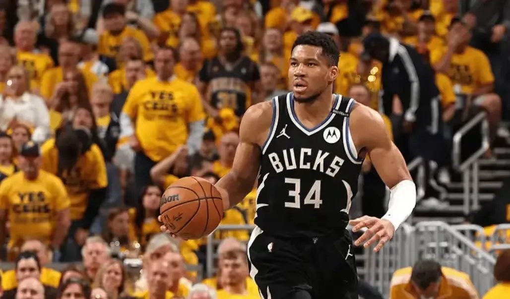 IM体育社区互动入口-勇士爆冷雄鹿B队,加里纳利送出助攻