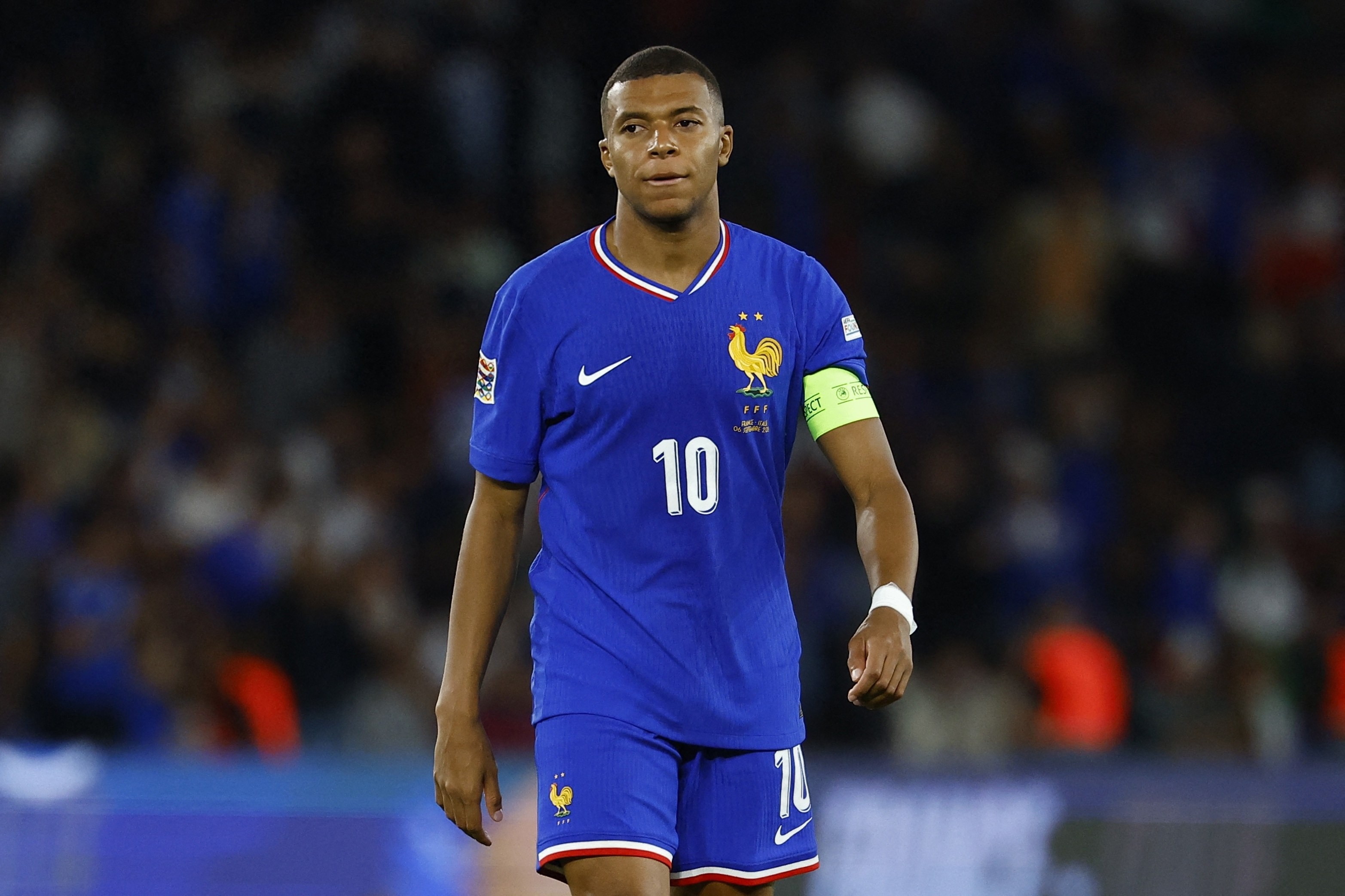 IM体育App下载-关于欧洲足球巨星备战关键比赛，冲击国家队入选的信息