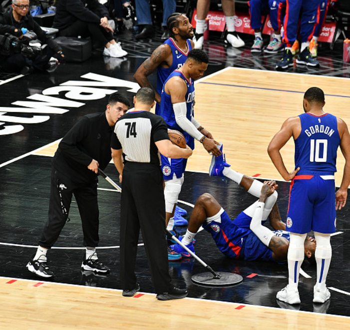 IM体育官方网站-包含雷霆险胜新疆队，浓眉哥惊艳四座的词条