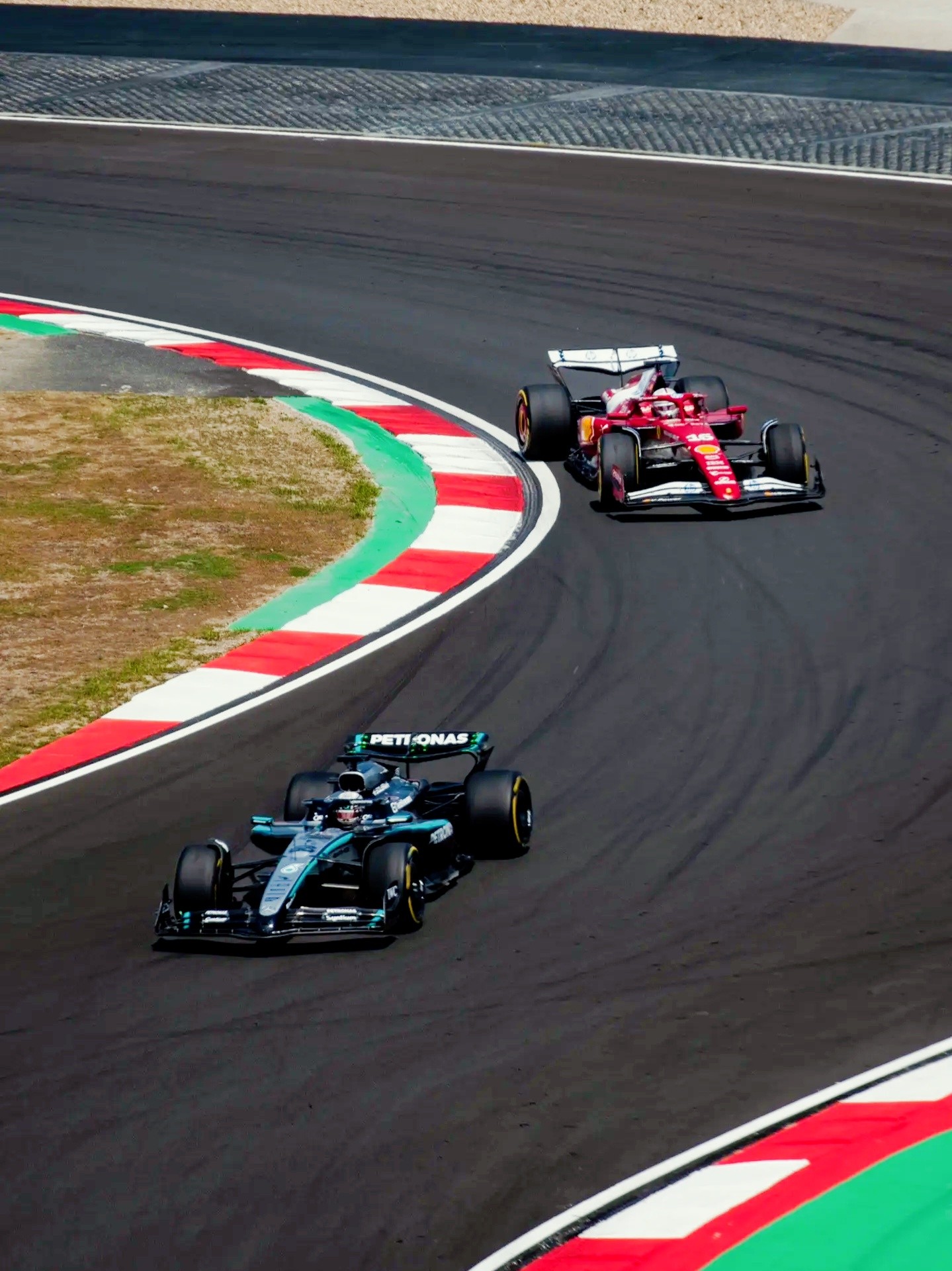 IM体育app-关于红牛车队险胜哈斯车队,勒克莱尔点燃赛场的信息