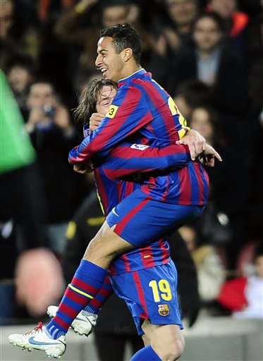 IM体育官方网-包含美国鏖战巴萨，蒂亚戈高光表现的词条