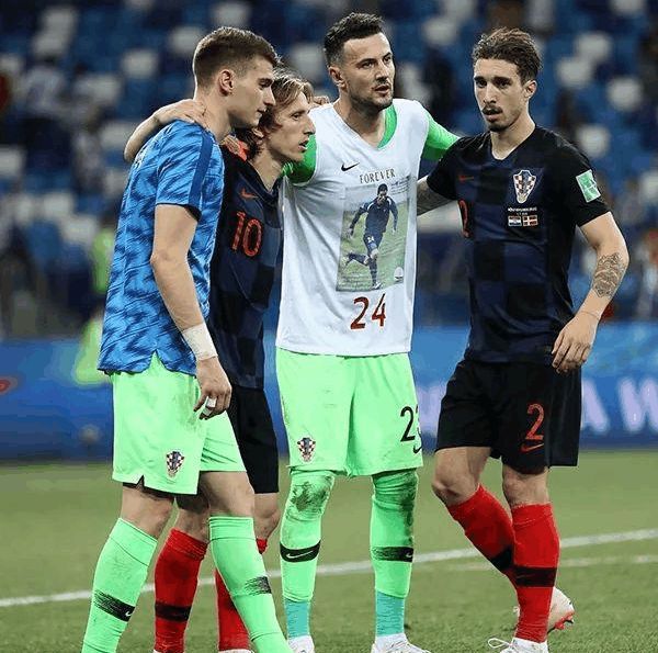 IM体育-巴西绝杀巴黎,蒂亚戈扛起全队